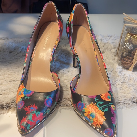 BCBGeneration Floral Heels 👠 - Picture 3 of 4